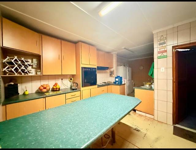 4 BEDROOM HOUSE FOR SALE IN VANDERBIJLPARK CE 2